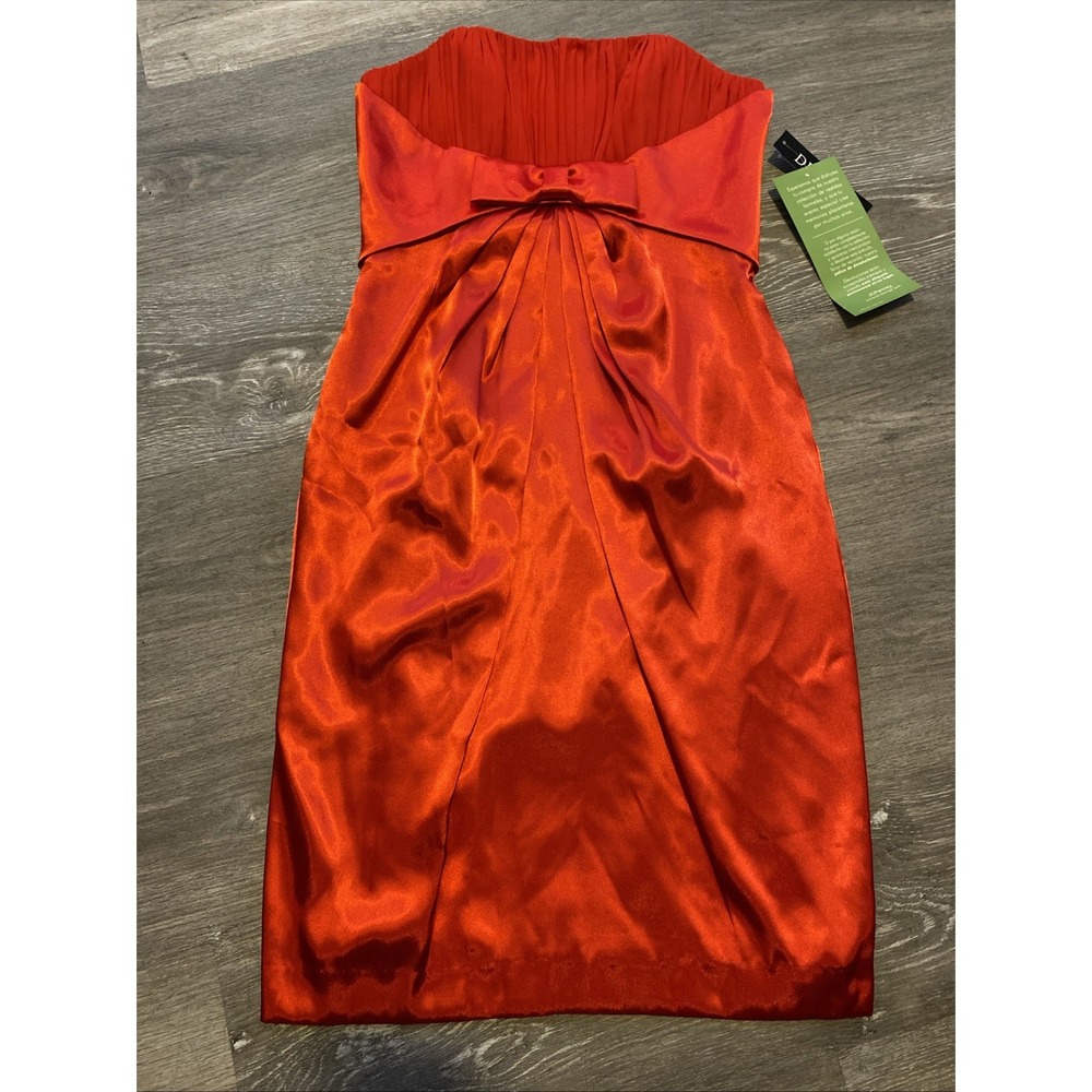 ***NWT***‎ DELARU RED SATINY SEXY STRAPLESS DRESS W/BOW DETAIL SIZE 4